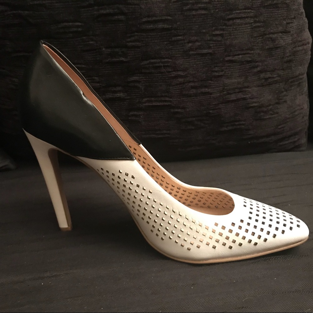 French Connection White Black Leather Heel SZ 8